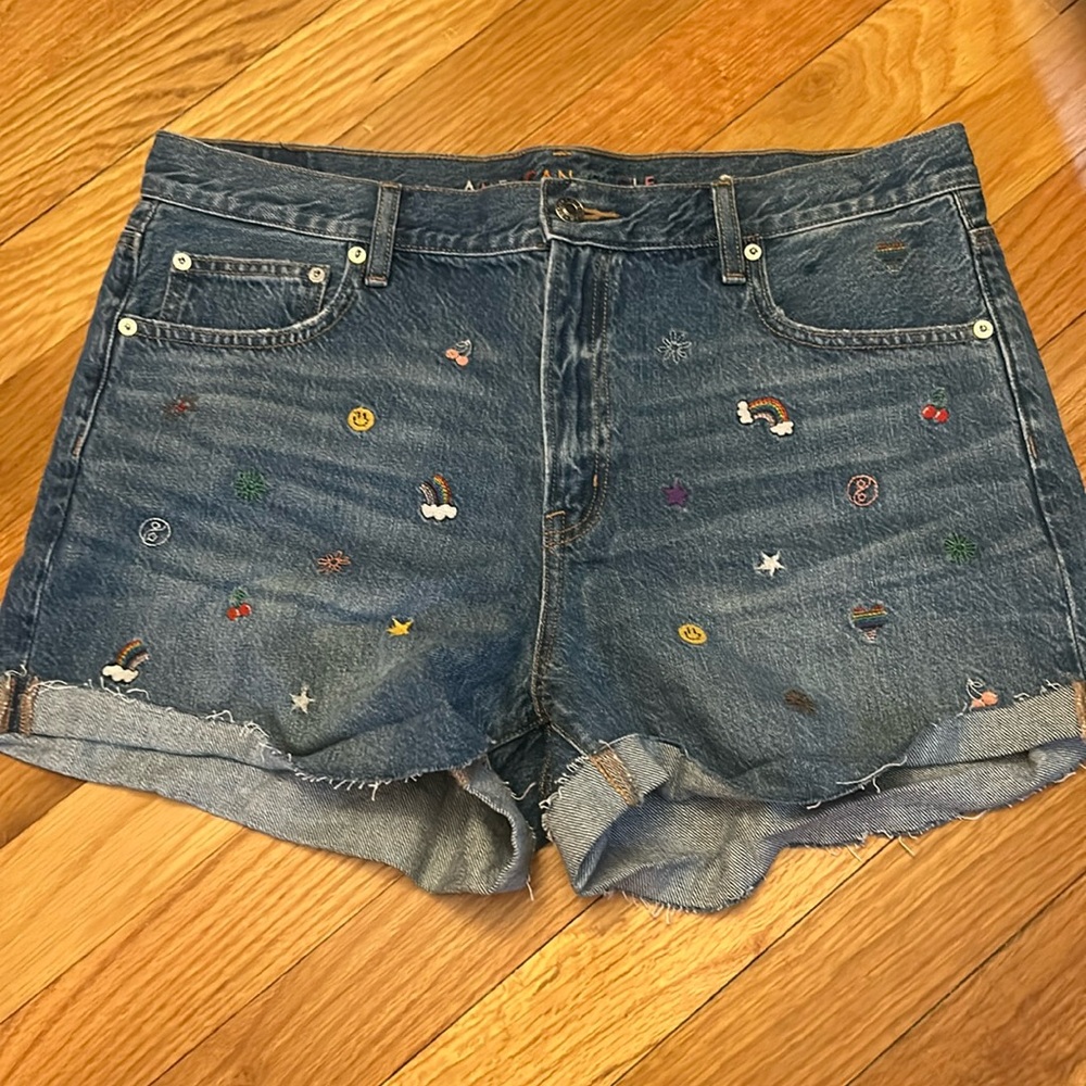 American Eagle Embroidered 90s Denim Boyfriend Short Size 14